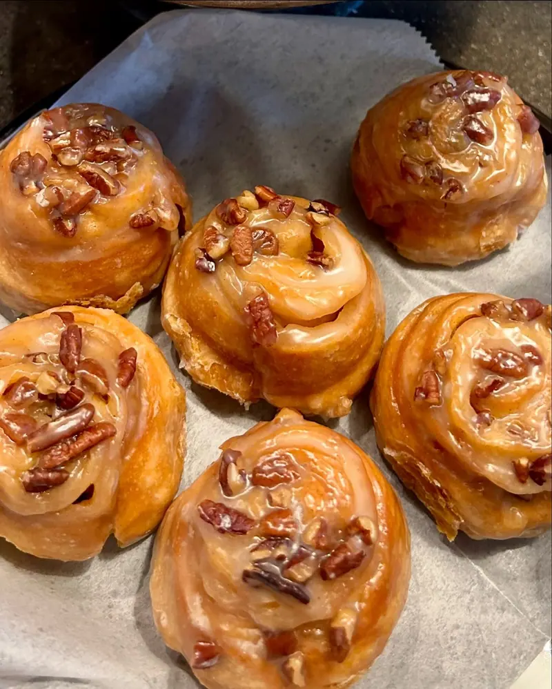 Pecan sticky rolls